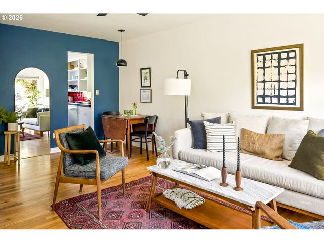 6504 N COMMERCIAL Ave 2, Portland, OR 97217