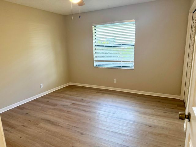 13427 Kingsbury Drive, Wellington, FL 33414