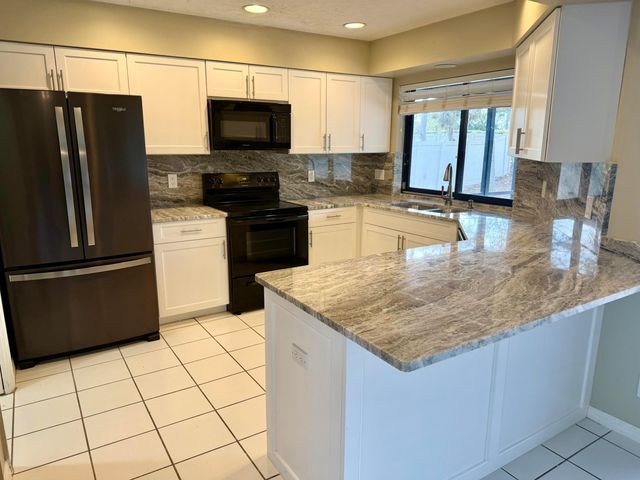 13427 Kingsbury Drive, Wellington, FL 33414