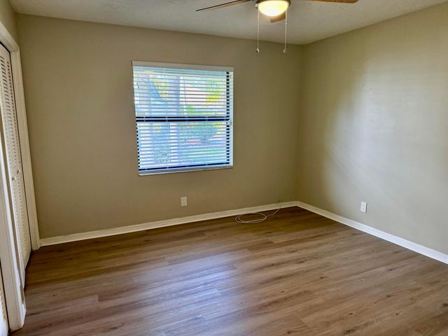 13427 Kingsbury Drive, Wellington, FL 33414