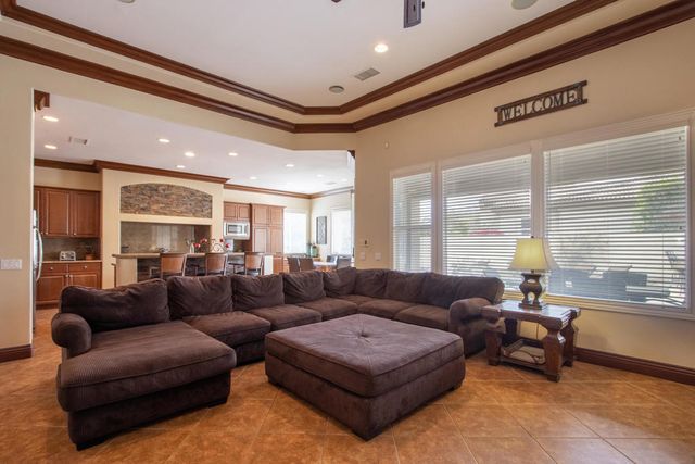 153 Merano Way, Palm Desert, CA 92211