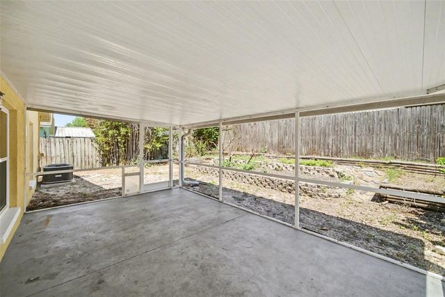 2424 CAMDEN OAKS PLACE, Valrico, FL 33594