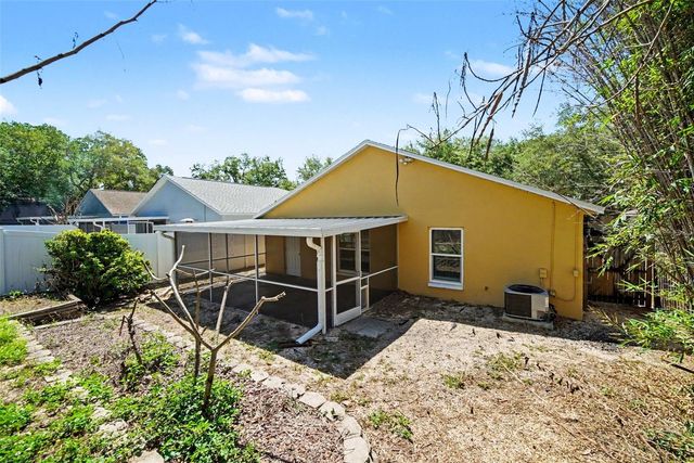 2424 CAMDEN OAKS PLACE, Valrico, FL 33594