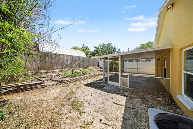 2424 CAMDEN OAKS PLACE, Valrico, FL 33594