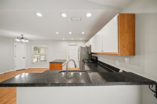 2424 CAMDEN OAKS PLACE, Valrico, FL 33594