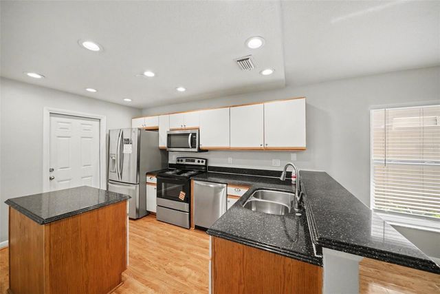 2424 CAMDEN OAKS PLACE, Valrico, FL 33594