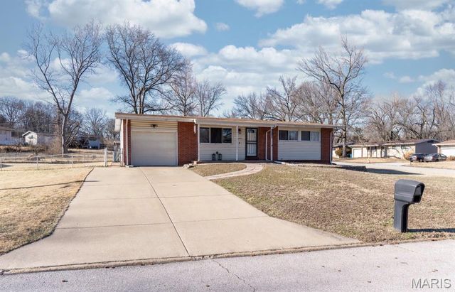 10257 Dacey Drive, St Louis, MO 63136