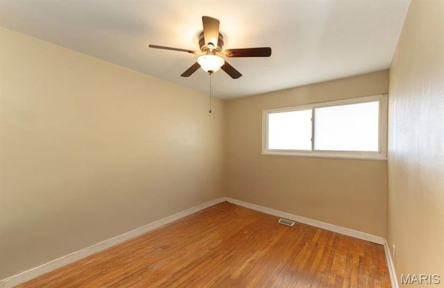 10257 Dacey Drive, St Louis, MO 63136