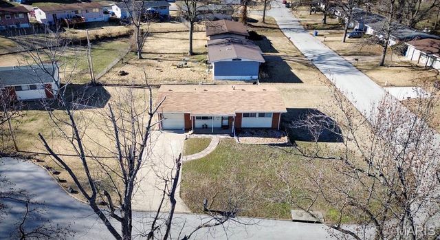 10257 Dacey Drive, St Louis, MO 63136