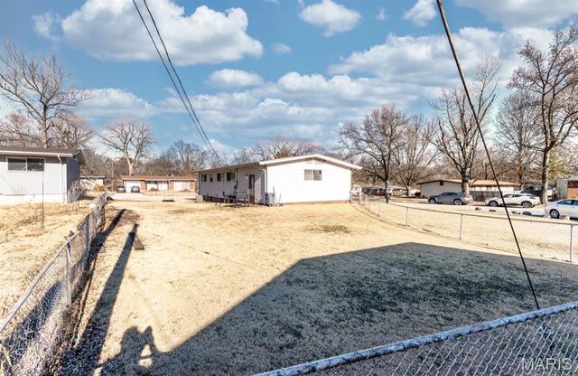 10257 Dacey Drive, St Louis, MO 63136