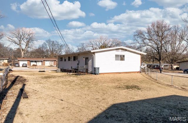 10257 Dacey Drive, St Louis, MO 63136