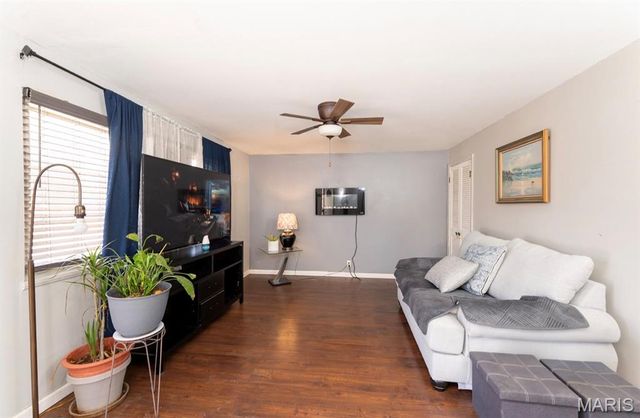 10257 Dacey Drive, St Louis, MO 63136