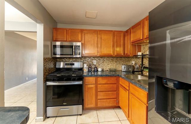 10257 Dacey Drive, St Louis, MO 63136