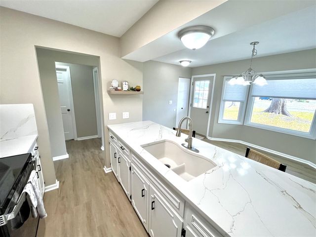 1002 Village Lane, Jenison, MI 49428