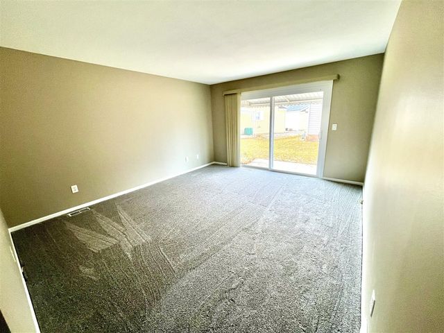 1002 Village Lane, Jenison, MI 49428