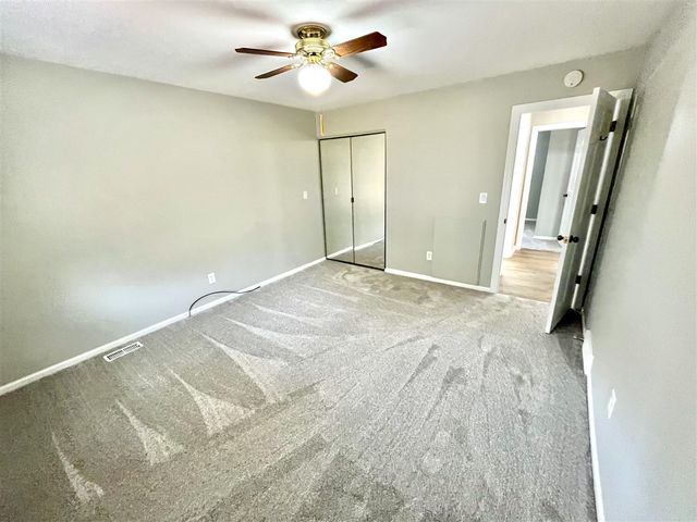 1002 Village Lane, Jenison, MI 49428