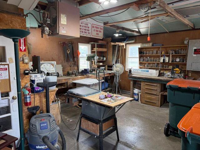 1002 Village Lane, Jenison, MI 49428