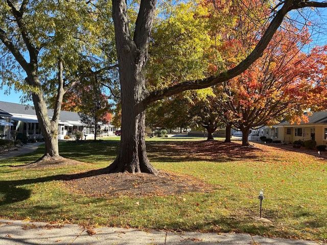 1002 Village Lane, Jenison, MI 49428