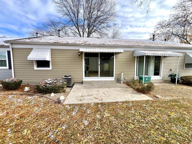 1002 Village Lane, Jenison, MI 49428