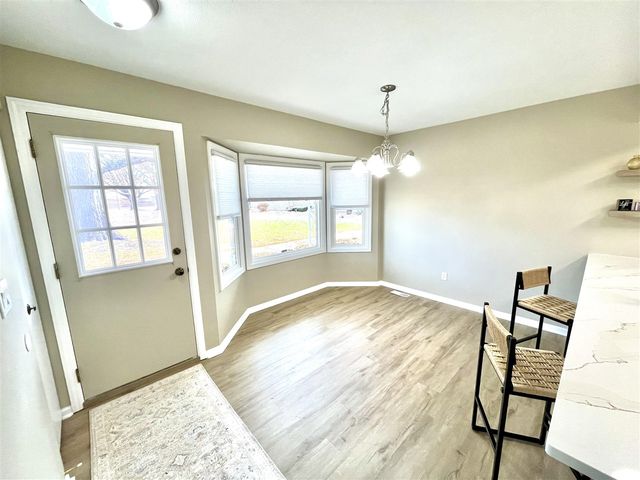 1002 Village Lane, Jenison, MI 49428