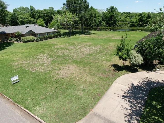 2209 Riverside Drive, West Columbia, TX 77486