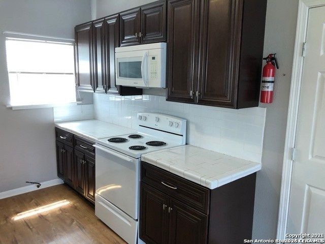 102 BAILEY AVE, San Antonio, TX 78210