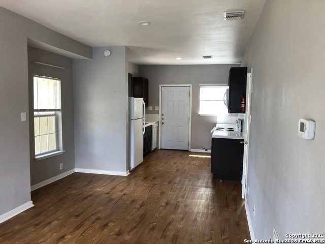 102 BAILEY AVE, San Antonio, TX 78210