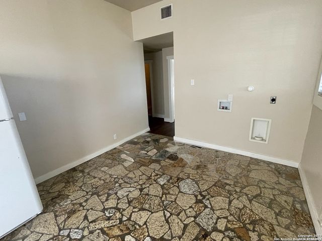 102 BAILEY AVE, San Antonio, TX 78210