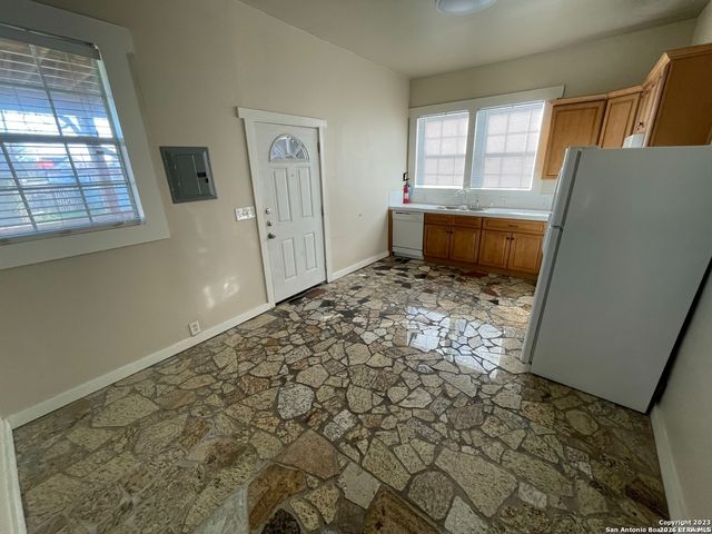 102 BAILEY AVE, San Antonio, TX 78210