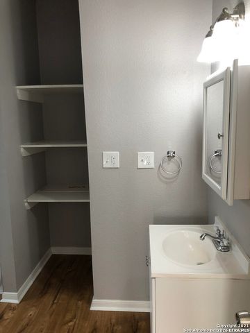 102 BAILEY AVE, San Antonio, TX 78210