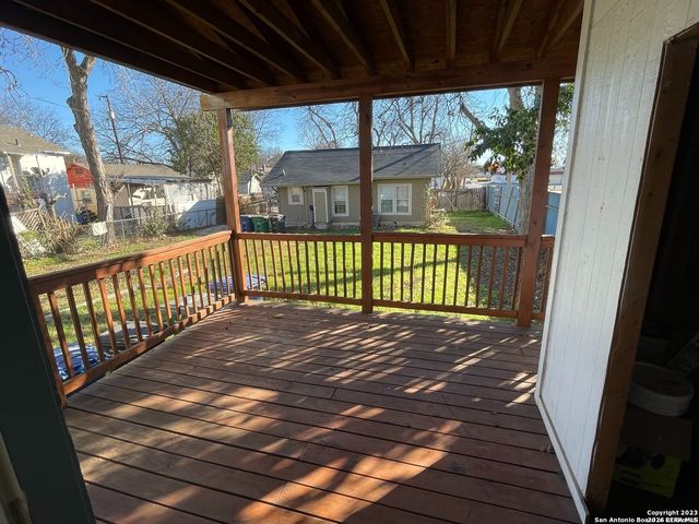 102 BAILEY AVE, San Antonio, TX 78210