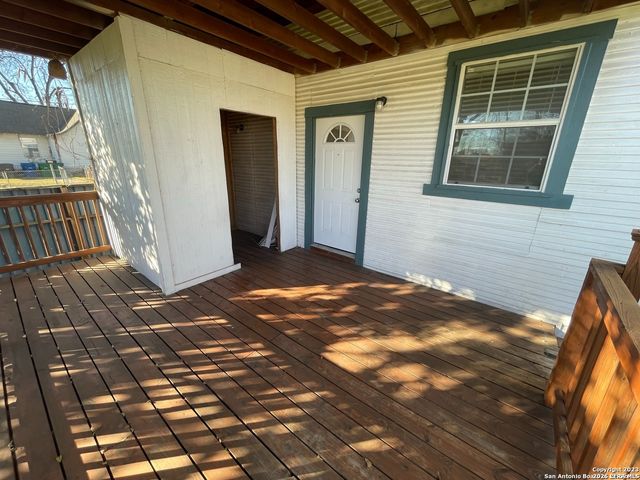 102 BAILEY AVE, San Antonio, TX 78210