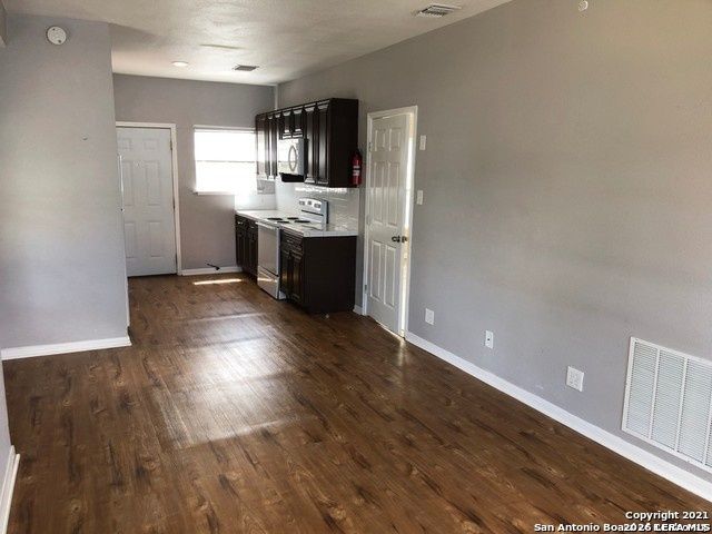 102 BAILEY AVE, San Antonio, TX 78210