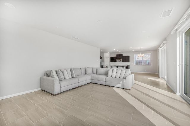 503 Cathedral Court S, Madera, CA 93636