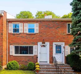 24 Goldsmith St 24, Boston, MA 02130
