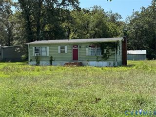 207 Woods Creek Rd, Deltaville, VA 23043