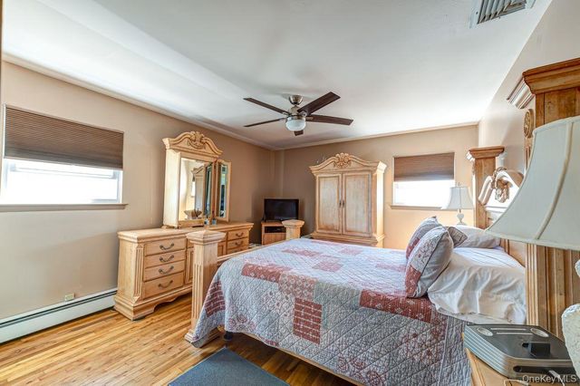 89 Cheltenham Road, West Babylon, NY 11704