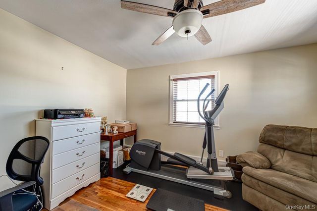 89 Cheltenham Road, West Babylon, NY 11704