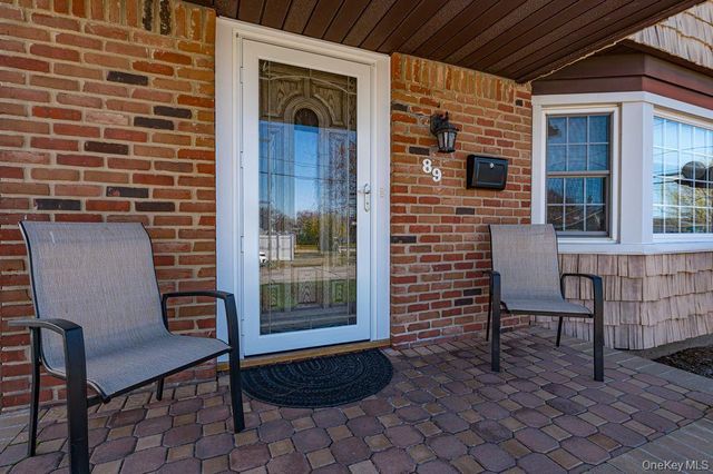 89 Cheltenham Road, West Babylon, NY 11704