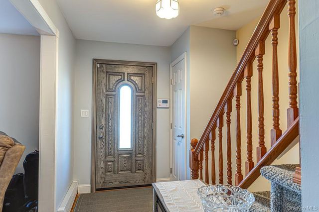 89 Cheltenham Road, West Babylon, NY 11704