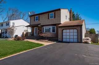 89 Cheltenham Road, West Babylon, NY 11704