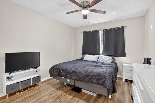 2486 Centergate Drive 204, Miramar, FL 33025