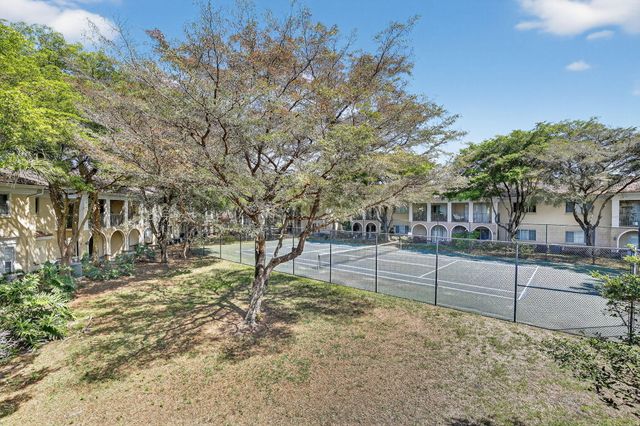 2486 Centergate Drive 204, Miramar, FL 33025