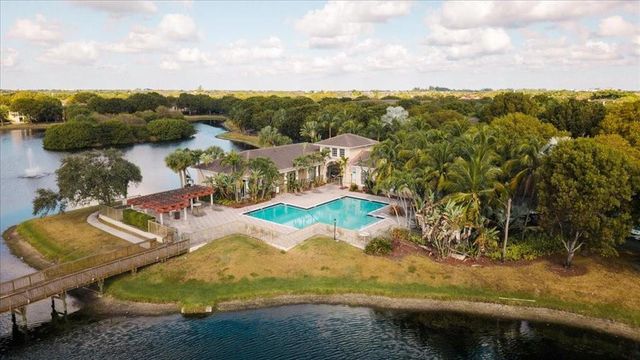 2486 Centergate Drive 204, Miramar, FL 33025