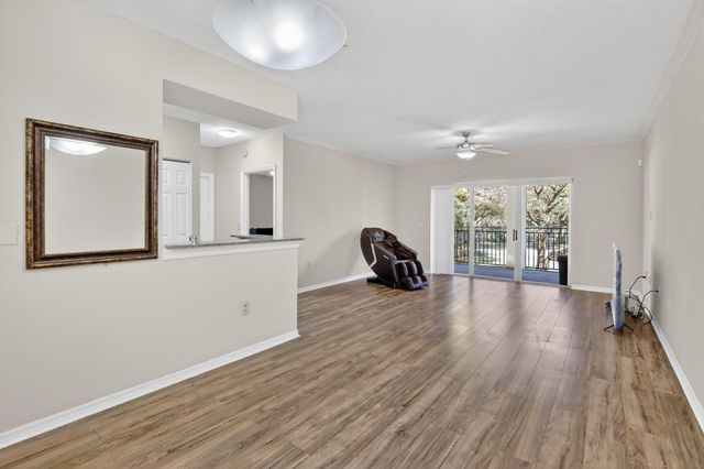 2486 Centergate Drive 204, Miramar, FL 33025