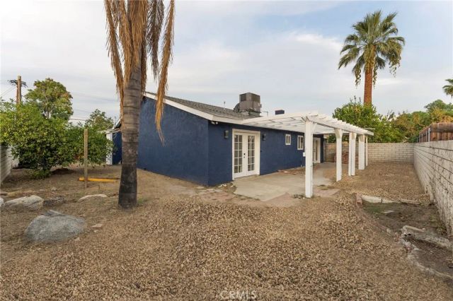 261 W Whittier, Hemet, CA 92543