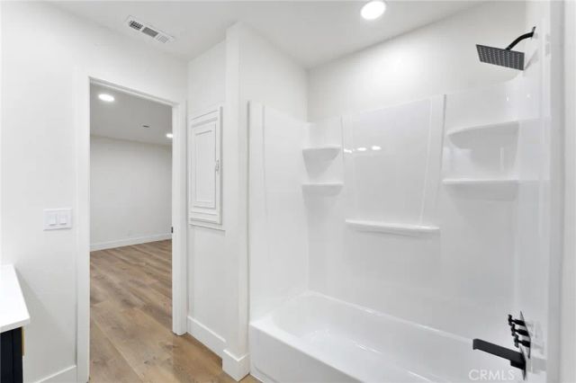 261 W Whittier, Hemet, CA 92543