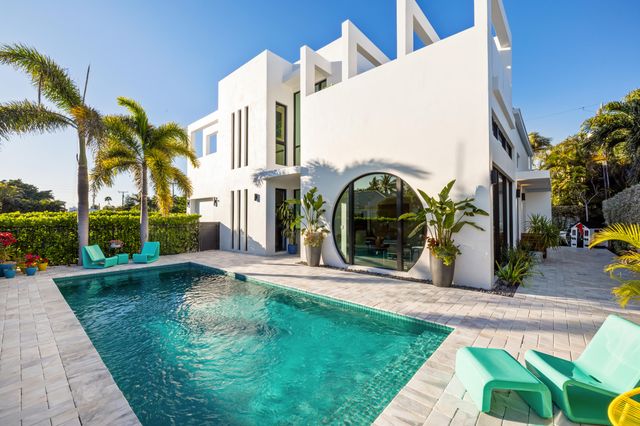 21 Hersey Drive, Ocean Ridge, FL 33435