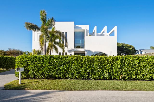 21 Hersey Drive, Ocean Ridge, FL 33435
