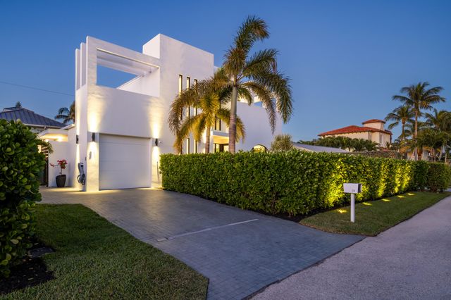 21 Hersey Drive, Ocean Ridge, FL 33435